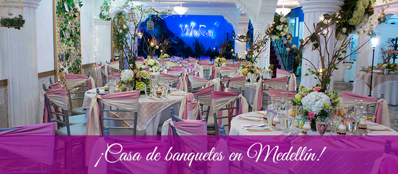 ¿Cómo influyen los colores en la decoración de una casa de banquetes en Medellín?